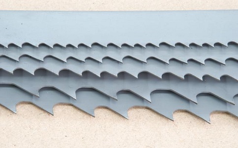 宁夏带锯床上的钢丝刷，对于带锯条的重要性